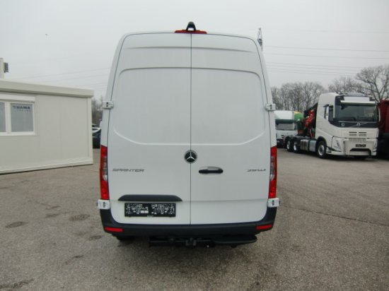 Mercedes-Benz Sprinter 319 CDI Standard, el.Schiebetür - Furgon: 5 kép. Mercedes-Benz Sprinter 319 CDI Standard, el.Schiebetür - Furgon: 5 kép.