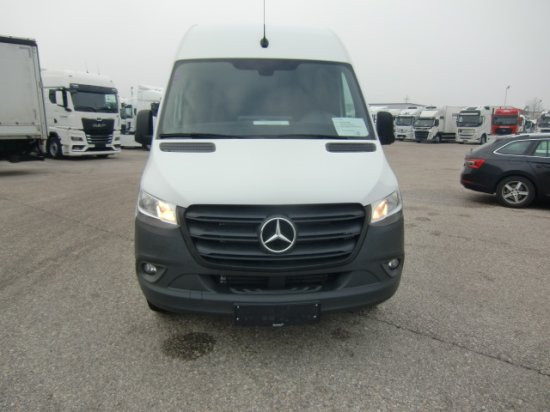 Mercedes-Benz Sprinter 319 CDI Standard, el.Schiebetür - Furgon: 2 kép. Mercedes-Benz Sprinter 319 CDI Standard, el.Schiebetür - Furgon: 2 kép.