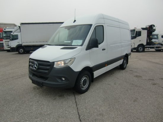 Mercedes-Benz Sprinter 319 CDI Standard, el.Schiebetür - Furgon: 3 kép. Mercedes-Benz Sprinter 319 CDI Standard, el.Schiebetür - Furgon: 3 kép.