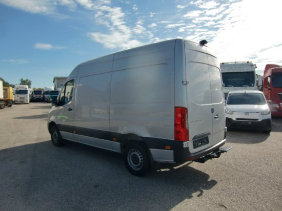 Mercedes-Benz Sprinter 319 CDI Standard, el.Schiebetür - Furgon: 4 kép. Mercedes-Benz Sprinter 319 CDI Standard, el.Schiebetür - Furgon: 4 kép.