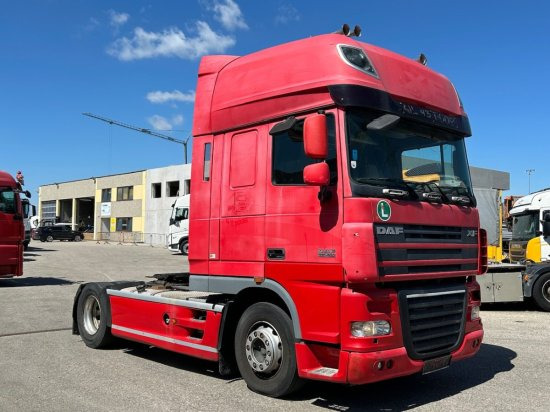 DAF XF 105.460 SSC, E5 - Nyergesvontató: 3 kép. DAF XF 105.460 SSC, E5 - Nyergesvontató: 3 kép.