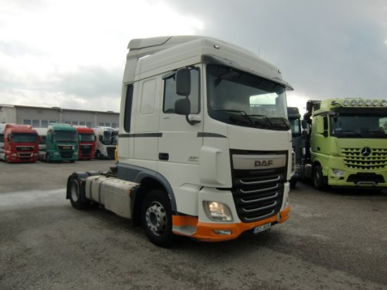 DAF XF 106.460 SC, Automatik, Retarder - Nyergesvontató: 3 kép. DAF XF 106.460 SC, Automatik, Retarder - Nyergesvontató: 3 kép.