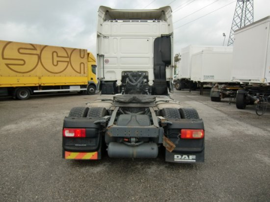 DAF XF 106.460 SC, Automatik, Retarder - Nyergesvontató: 5 kép. DAF XF 106.460 SC, Automatik, Retarder - Nyergesvontató: 5 kép.