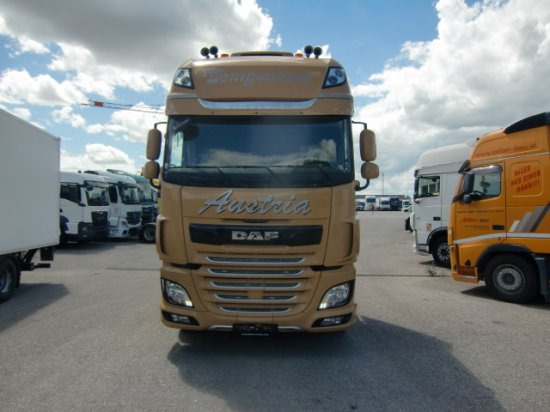 DAF XF 530 SSC Standklima, Retarder Hydraulik - Nyergesvontató: 2 kép. DAF XF 530 SSC Standklima, Retarder Hydraulik - Nyergesvontató: 2 kép.