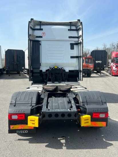 Iveco S-Way 460 Automatik AS440ST/FP, Retader - Nyergesvontató: 5 kép. Iveco S-Way 460 Automatik AS440ST/FP, Retader - Nyergesvontató: 5 kép.