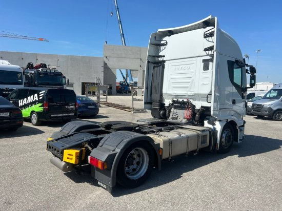 Iveco Stralis AS440, Automatik, E6, Standklima - Nyergesvontató: 4 kép. Iveco Stralis AS440, Automatik, E6, Standklima - Nyergesvontató: 4 kép.