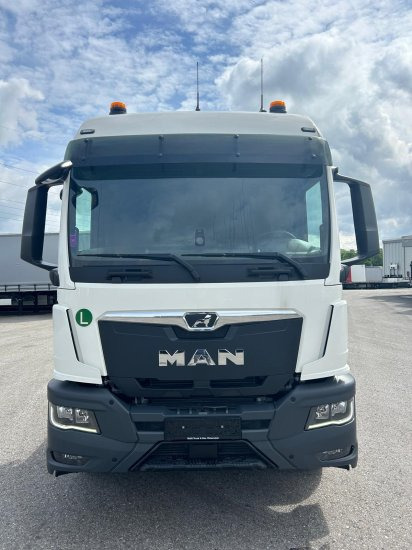 MAN TGS 18.480 4x4 Hydro Pritarder Kipphydraulik - Nyergesvontató: 3 kép. MAN TGS 18.480 4x4 Hydro Pritarder Kipphydraulik - Nyergesvontató: 3 kép.