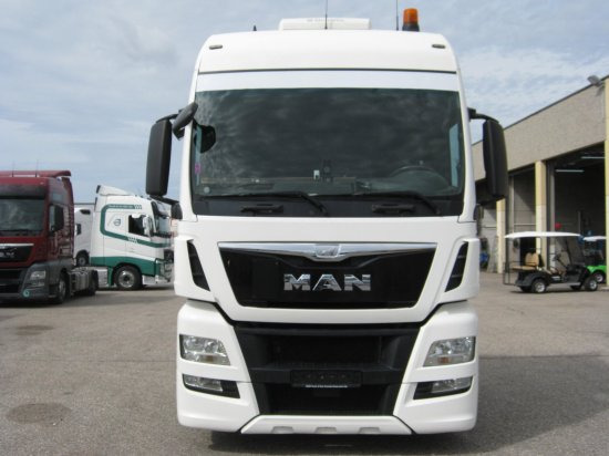 MAN TGX 18.440 XXL Low Deck, Retarder, Standklima, Euro 6, - Nyergesvontató: 2 kép. MAN TGX 18.440 XXL Low Deck, Retarder, Standklima, Euro 6, - Nyergesvontató: 2 kép.