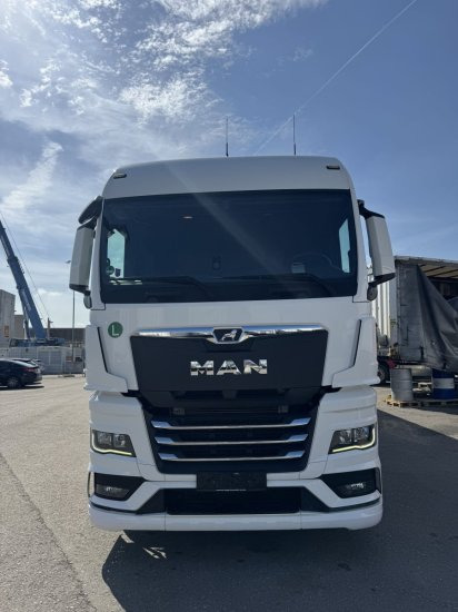 MAN TGX 18.470 BLS, New Model, EURO 6, Alufelgen ohne Auflieger - Nyergesvontató: 3 kép. MAN TGX 18.470 BLS, New Model, EURO 6, Alufelgen ohne Auflieger - Nyergesvontató: 3 kép.
