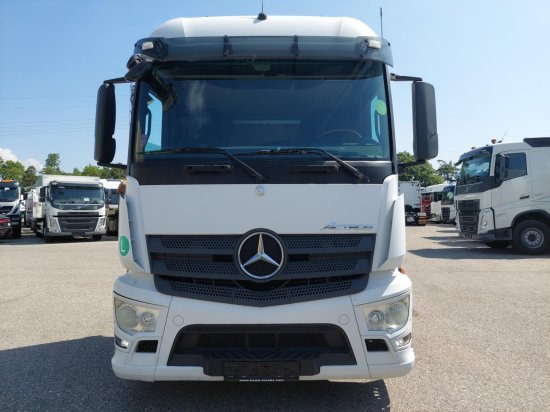 Mercedes-Benz Actros 1840, MP4 - Nyergesvontató: 2 kép. Mercedes-Benz Actros 1840, MP4 - Nyergesvontató: 2 kép.