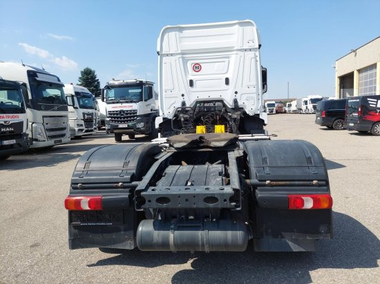 Mercedes-Benz Actros 1840, MP4 - Nyergesvontató: 5 kép. Mercedes-Benz Actros 1840, MP4 - Nyergesvontató: 5 kép.