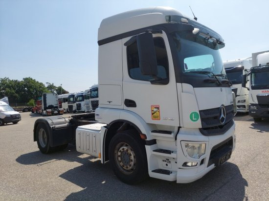 Mercedes-Benz Actros 1840, MP4 - Nyergesvontató: 3 kép. Mercedes-Benz Actros 1840, MP4 - Nyergesvontató: 3 kép.