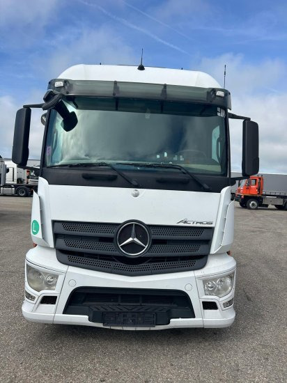 Mercedes-Benz Actros 1840, MP4 - Nyergesvontató: 2 kép. Mercedes-Benz Actros 1840, MP4 - Nyergesvontató: 2 kép.
