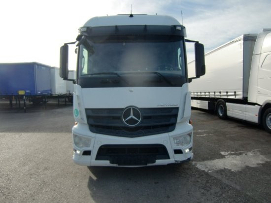 Mercedes-Benz Actros 1840, MP4 - Nyergesvontató: 2 kép. Mercedes-Benz Actros 1840, MP4 - Nyergesvontató: 2 kép.