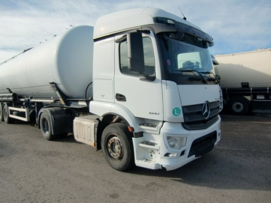 Mercedes-Benz Actros 1840, MP4 - Nyergesvontató: 3 kép. Mercedes-Benz Actros 1840, MP4 - Nyergesvontató: 3 kép.
