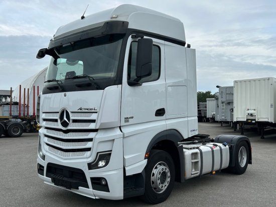 Mercedes-Benz Actros 1845 - Nyergesvontató: 1 kép. Mercedes-Benz Actros 1845 - Nyergesvontató: 1 kép.