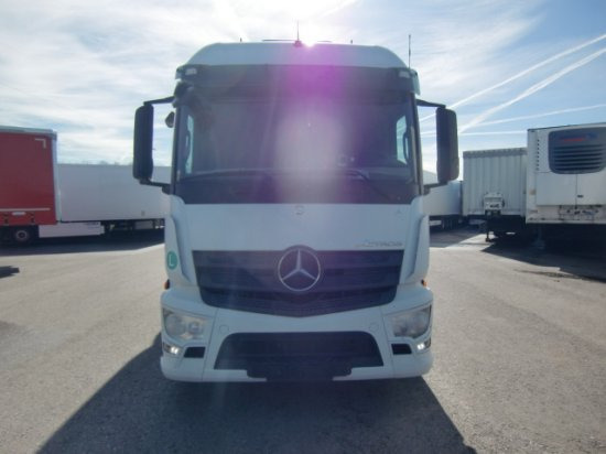 Mercedes-Benz Actros 1845, MP4 - Nyergesvontató: 2 kép. Mercedes-Benz Actros 1845, MP4 - Nyergesvontató: 2 kép.