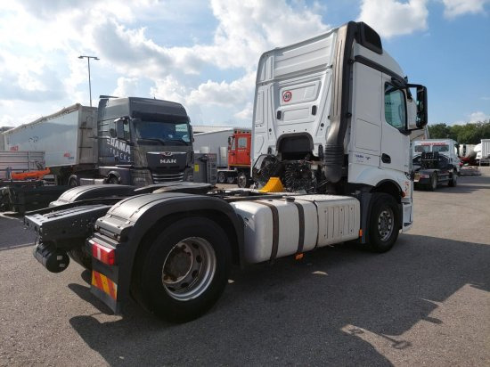 Mercedes-Benz Actros 1845, MP4 - Nyergesvontató: 4 kép. Mercedes-Benz Actros 1845, MP4 - Nyergesvontató: 4 kép.