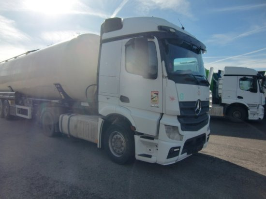 Mercedes-Benz Actros 1845, MP4 - Nyergesvontató: 3 kép. Mercedes-Benz Actros 1845, MP4 - Nyergesvontató: 3 kép.