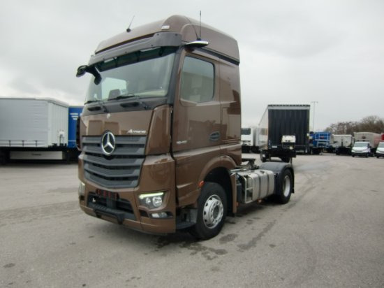 Mercedes-Benz Actros 1848 Gigaspace, Retarder, Standklima Retarder, Mirrow Cam - Nyergesvontató: 3 kép. Mercedes-Benz Actros 1848 Gigaspace, Retarder, Standklima Retarder, Mirrow Cam - Nyergesvontató: 3 kép.