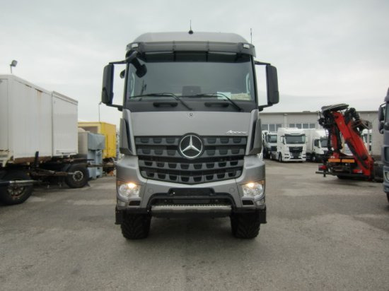 Mercedes-Benz Arocs 1851 EURO6 Agromover Hochdach - Nyergesvontató: 2 kép. Mercedes-Benz Arocs 1851 EURO6 Agromover Hochdach - Nyergesvontató: 2 kép.