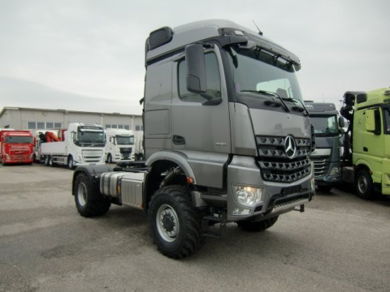 Mercedes-Benz Arocs 1851 EURO6 Agromover Hochdach - Nyergesvontató: 3 kép. Mercedes-Benz Arocs 1851 EURO6 Agromover Hochdach - Nyergesvontató: 3 kép.