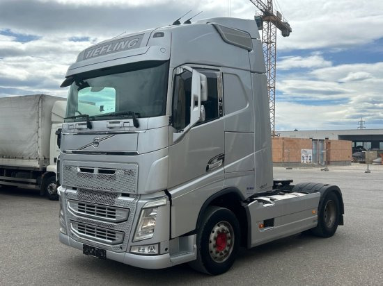 Volvo FH 460, E6 I-Shift, VEB+, Standklima, Schubbodenhydraulik - Nyergesvontató: 1 kép. Volvo FH 460, E6 I-Shift, VEB+, Standklima, Schubbodenhydraulik - Nyergesvontató: 1 kép.