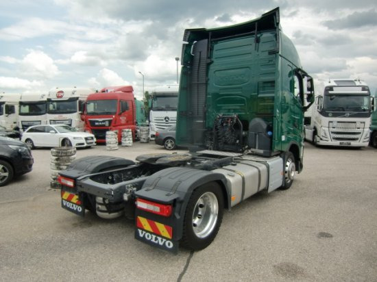 Volvo FH 460 E6, Low Deck , I-Shift, Standklima - Nyergesvontató: 4 kép. Volvo FH 460 E6, Low Deck , I-Shift, Standklima - Nyergesvontató: 4 kép.
