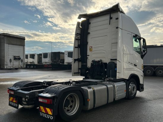 Volvo FH 460 E6, Low Deck, Voll-Luft, I Save, I-Shift, Standklima - Nyergesvontató: 5 kép. Volvo FH 460 E6, Low Deck, Voll-Luft, I Save, I-Shift, Standklima - Nyergesvontató: 5 kép.