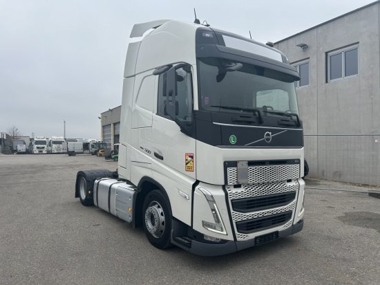 Volvo FH 500 E6, Low Deck, I-Shift, Voll-Luft, Standklima I Save - Nyergesvontató: 1 kép. Volvo FH 500 E6, Low Deck, I-Shift, Voll-Luft, Standklima I Save - Nyergesvontató: 1 kép.