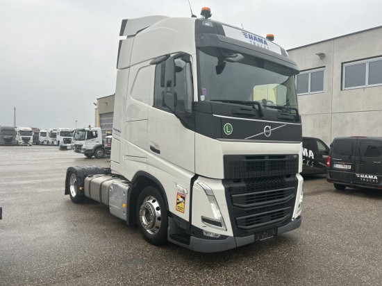 Volvo FH 500 XL, Alufelgen, Standklima, Voll-Luft - Nyergesvontató: 1 kép. Volvo FH 500 XL, Alufelgen, Standklima, Voll-Luft - Nyergesvontató: 1 kép.