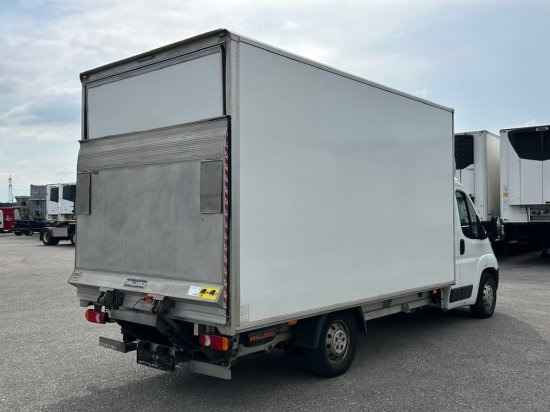 Peugeot Boxer, Koffer mit Hebebühne/LBW - Dobozos kisteherautó: 5 kép. Peugeot Boxer, Koffer mit Hebebühne/LBW - Dobozos kisteherautó: 5 kép.