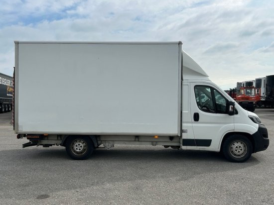 Peugeot Boxer, Koffer mit Hebebühne/LBW - Dobozos kisteherautó: 4 kép. Peugeot Boxer, Koffer mit Hebebühne/LBW - Dobozos kisteherautó: 4 kép.