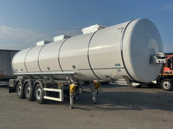 Romex R-31, Lebensmitteltankauflieger 31000l 3 Kammern - Tartályos félpótkocsi: 1 kép. Romex R-31, Lebensmitteltankauflieger 31000l 3 Kammern - Tartályos félpótkocsi: 1 kép.