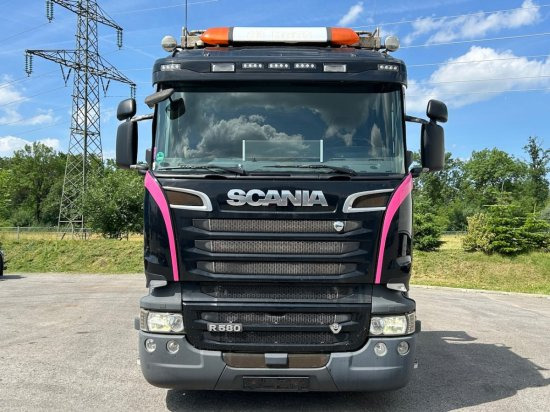 Scania R580 6x2, Schrottkran, E6, Lenk-Lift-Achse - Horgos rakodó teherautó, Darus autó: 2 kép. Scania R580 6x2, Schrottkran, E6, Lenk-Lift-Achse - Horgos rakodó teherautó, Darus autó: 2 kép.