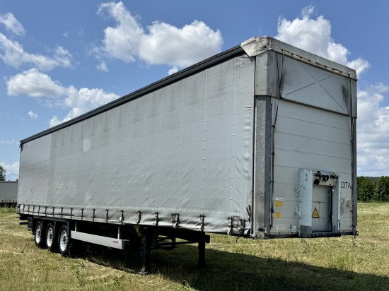 Schmitz SCS BS/Curtainsider S3T - Ponyvás félpótkocsi: 2 kép. Schmitz SCS BS/Curtainsider S3T - Ponyvás félpótkocsi: 2 kép.