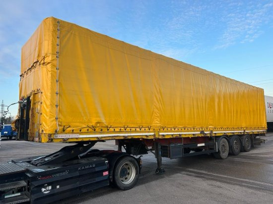 Schwarzmüller Spezialauflieger Schräglader, Coilmulde, Liftachse, Edscha-Verdeck, - Ponyvás félpótkocsi: 1 kép. Schwarzmüller Spezialauflieger Schräglader, Coilmulde, Liftachse, Edscha-Verdeck, - Ponyvás félpótkocsi: 1 kép.