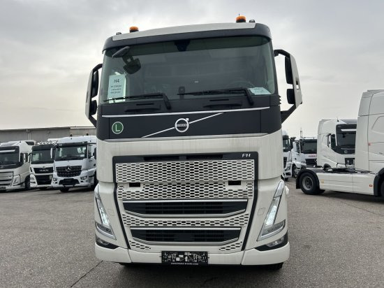 Volvo FH 500 6X2 Euro6, Retarder, Pritsche, Palfinger PK22002-EH - Platós teherautó, Darus autó: 2 kép. Volvo FH 500 6X2 Euro6, Retarder, Pritsche, Palfinger PK22002-EH - Platós teherautó, Darus autó: 2 kép.