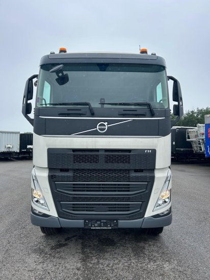Volvo FH500 Gesteinskipper, Bordmatic, E6, I-Shift, Redarter, Achslift - Billenőplatós teherautó: 3 kép. Volvo FH500 Gesteinskipper, Bordmatic, E6, I-Shift, Redarter, Achslift - Billenőplatós teherautó: 3 kép.