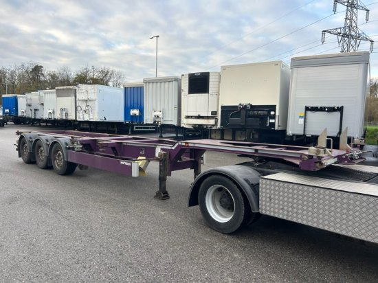 Web Trailer LPRS24 Heckschieber 1x20 ft 2x20 ft 1x40 ft mehrere Einheiten verfügbar - Félpótkocsi cserefelépítményes: 1 kép. Web Trailer LPRS24 Heckschieber 1x20 ft 2x20 ft 1x40 ft mehrere Einheiten verfügbar - Félpótkocsi cserefelépítményes: 1 kép.