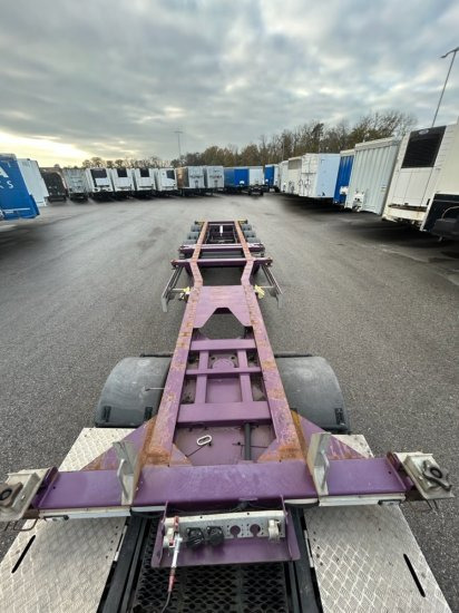 Web Trailer LPRS24 Heckschieber 1x20 ft 2x20 ft 1x40 ft mehrere Einheiten verfügbar - Félpótkocsi cserefelépítményes: 3 kép. Web Trailer LPRS24 Heckschieber 1x20 ft 2x20 ft 1x40 ft mehrere Einheiten verfügbar - Félpótkocsi cserefelépítményes: 3 kép.