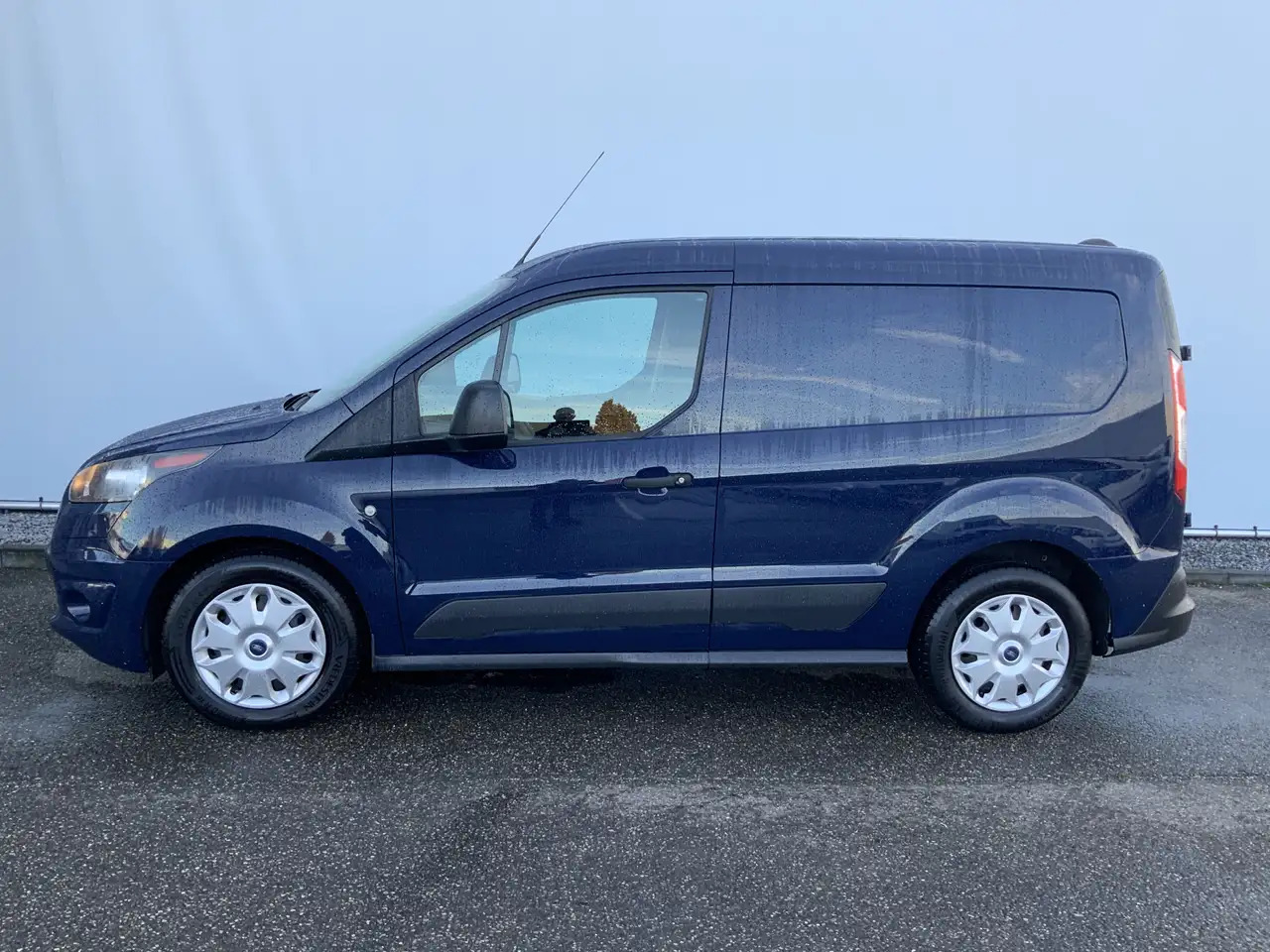 Ford Transit Connect 1.5 TDCI L1 Trend Airco Cruise Trekhaak 1200 kg Ca - Kis furgon: 3 kép. Ford Transit Connect 1.5 TDCI L1 Trend Airco Cruise Trekhaak 1200 kg Ca - Kis furgon: 3 kép.
