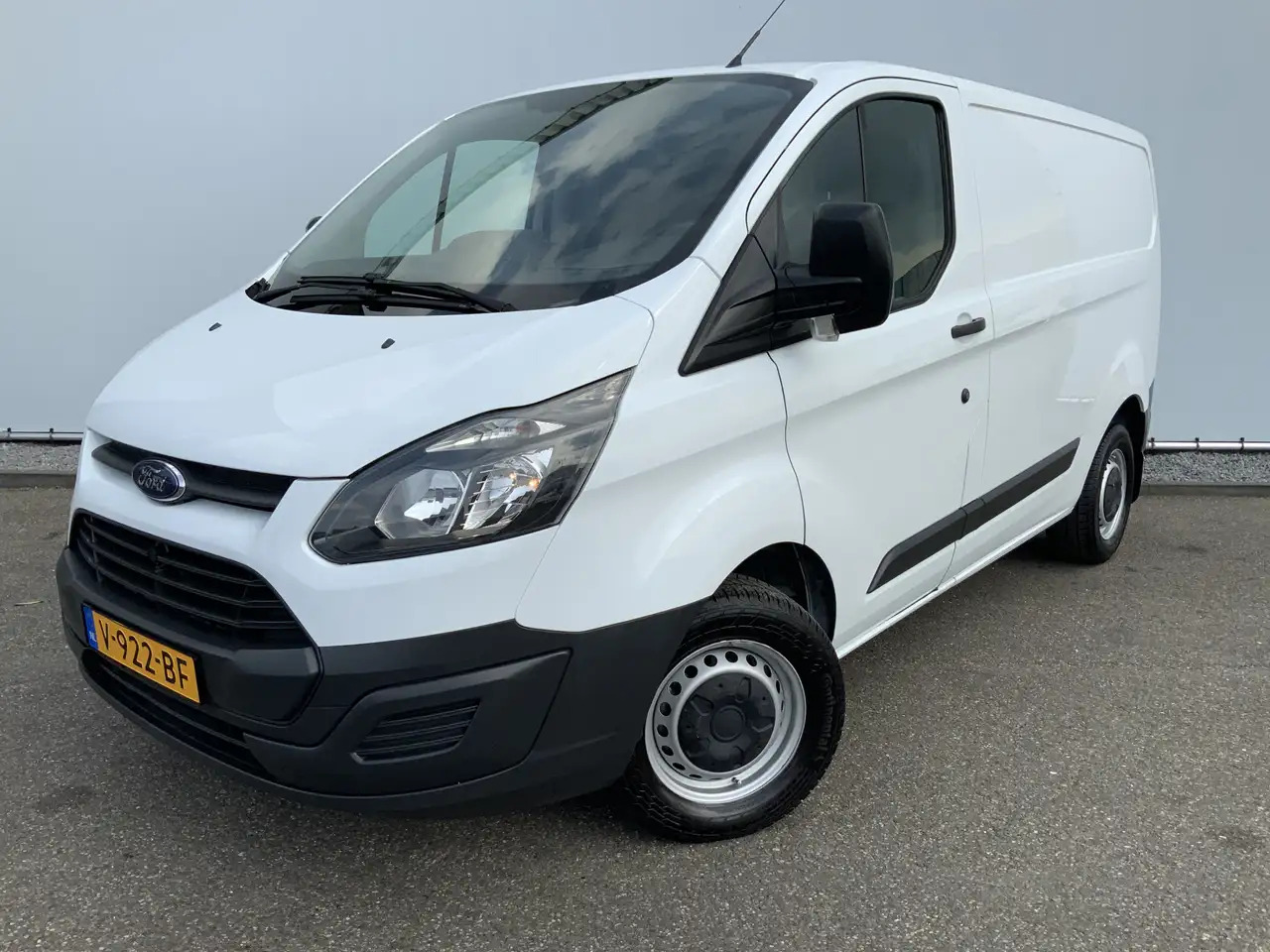 Ford Transit Custom 270 2.2 TDCI L1H1 Economy Edition Airco Cruise 3 Z - Furgon: 1 kép. Ford Transit Custom 270 2.2 TDCI L1H1 Economy Edition Airco Cruise 3 Z - Furgon: 1 kép.