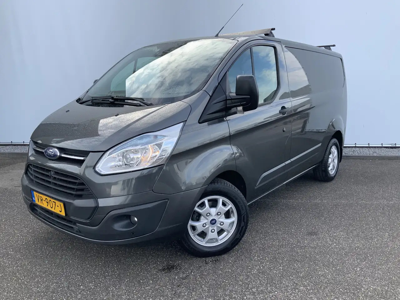 Ford Transit Custom 270 2.2 TDCI L1H1 Trend Airco Camera Cruise Dakdra - Kis furgon: 1 kép. Ford Transit Custom 270 2.2 TDCI L1H1 Trend Airco Camera Cruise Dakdra - Kis furgon: 1 kép.