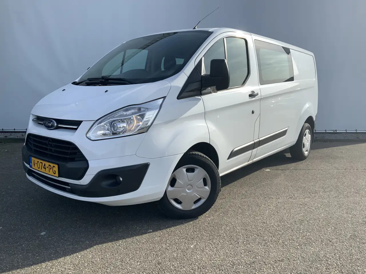 Ford Transit Custom 290 2.0 TDCI L2H1 6 Zits Trend DC Airco Cruise Tre - Duplakabinos kisteherautó: 1 kép. Ford Transit Custom 290 2.0 TDCI L2H1 6 Zits Trend DC Airco Cruise Tre - Duplakabinos kisteherautó: 1 kép.