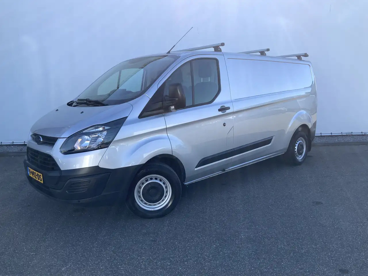 Ford Transit Custom 290 2.2 TDCI L2H1 Economy Edition Airco 3 Zits Tre - Furgon: 1 kép. Ford Transit Custom 290 2.2 TDCI L2H1 Economy Edition Airco 3 Zits Tre - Furgon: 1 kép.