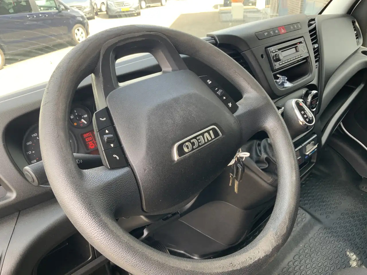 Iveco Daily 35C13 2.3 375 Automaat Koelmeubelbak Deuren Dag&Na - Hűtős kisteherautó: 3 kép. Iveco Daily 35C13 2.3 375 Automaat Koelmeubelbak Deuren Dag&Na - Hűtős kisteherautó: 3 kép.