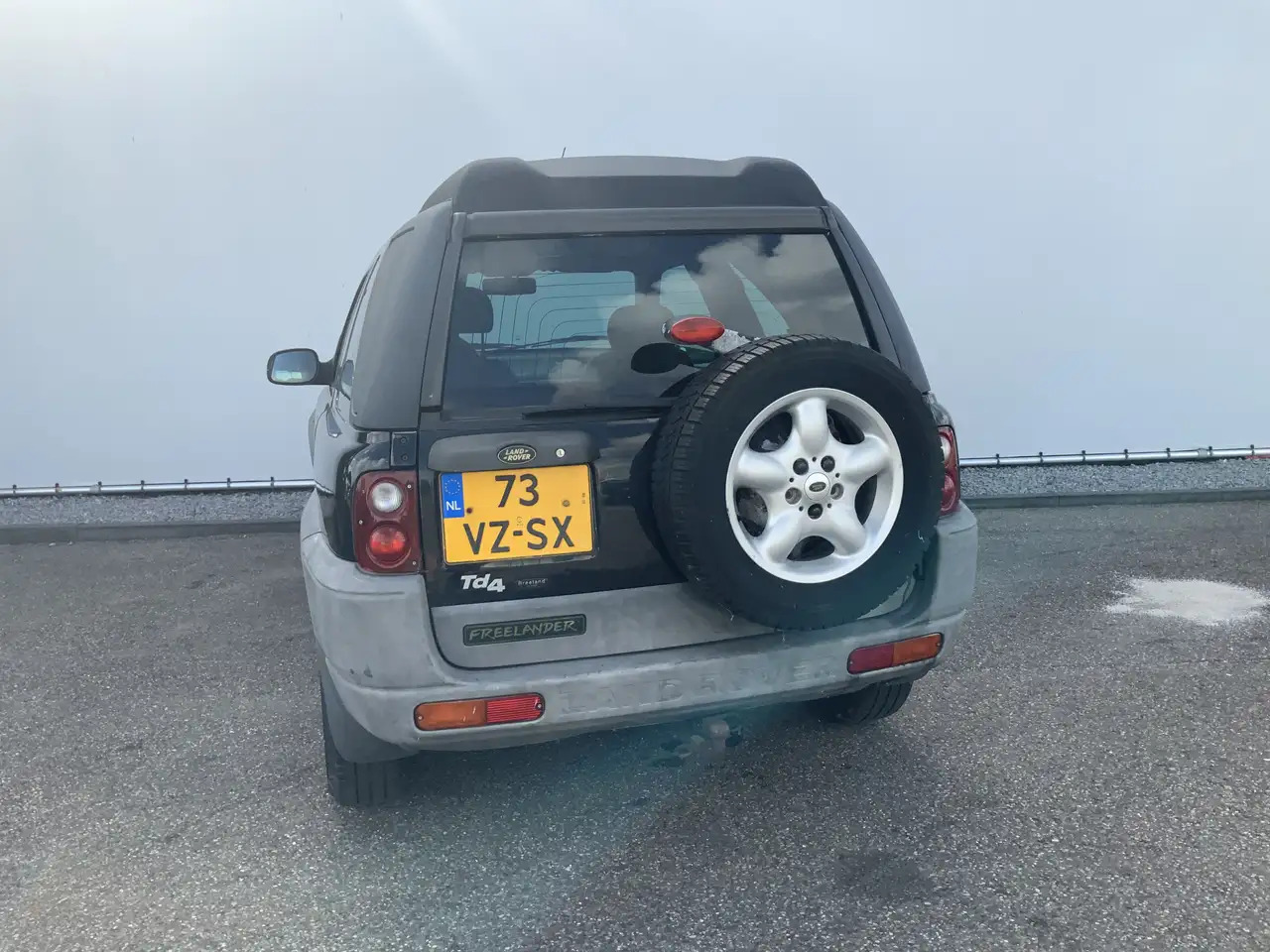 Land Rover Freelander Hardback 2.0 Td4 S Hard Top Grijs Kenteken Automaa - Terepjáró/ SUV: 2 kép. Land Rover Freelander Hardback 2.0 Td4 S Hard Top Grijs Kenteken Automaa - Terepjáró/ SUV: 2 kép.