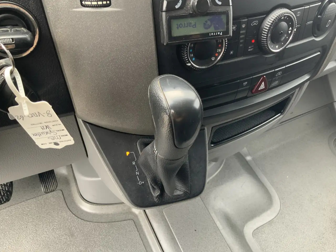 Mercedes-Benz 311 2.2 CDI 325 HDSprinter L2H1 Automaat 3 Zits Ai - Furgon: 5 kép. Mercedes-Benz 311 2.2 CDI 325 HDSprinter L2H1 Automaat 3 Zits Ai - Furgon: 5 kép.
