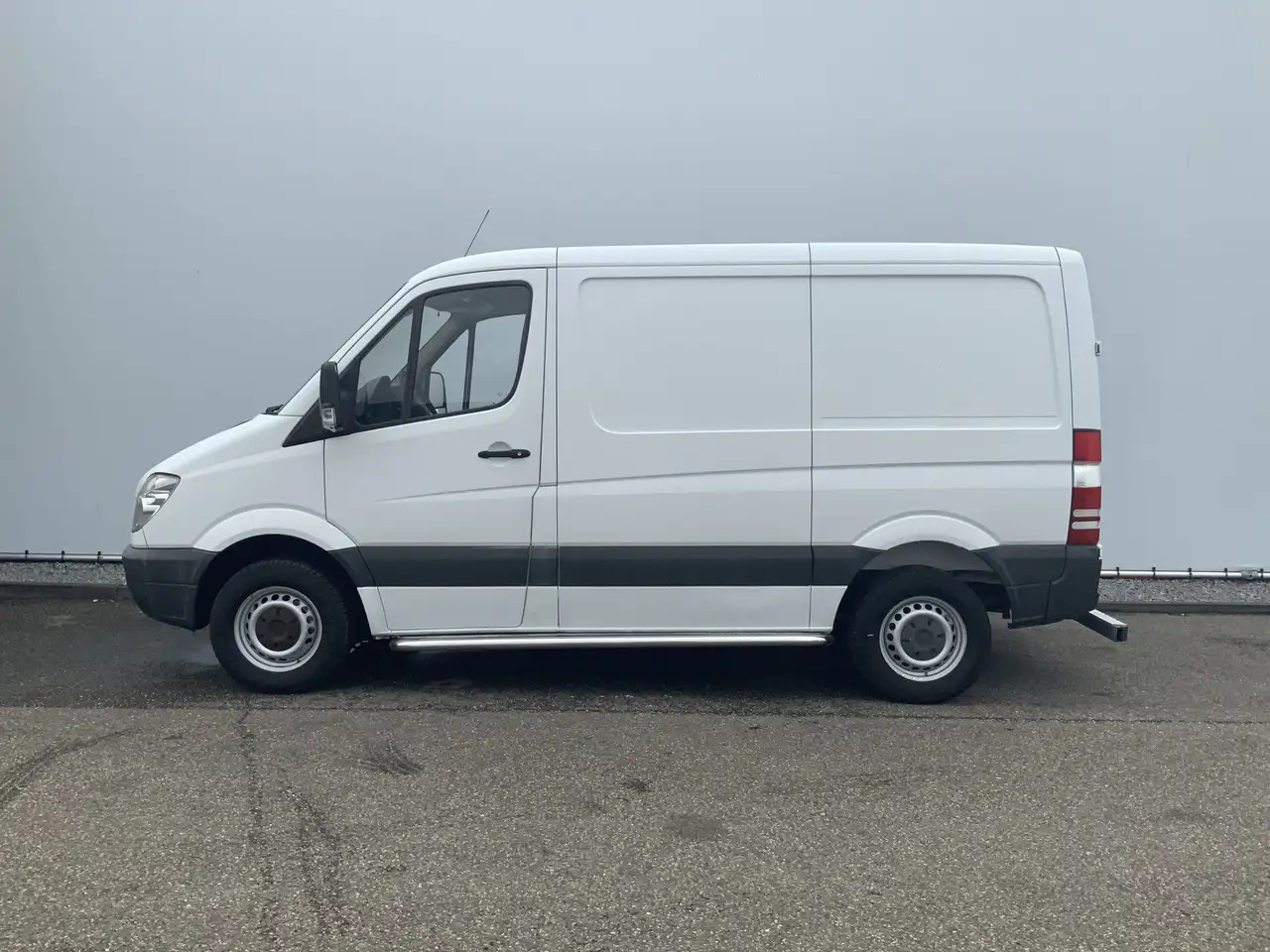 Mercedes-Benz 311 2.2 CDI 325 HDSprinter L2H1 Automaat 3 Zits Ai - Furgon: 3 kép. Mercedes-Benz 311 2.2 CDI 325 HDSprinter L2H1 Automaat 3 Zits Ai - Furgon: 3 kép.